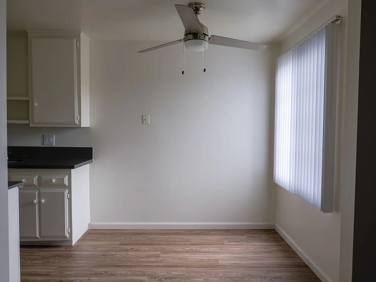 Tustin Villas — Photo 4