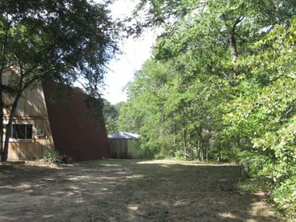 3rd image of 16970 Pine Trail Dr