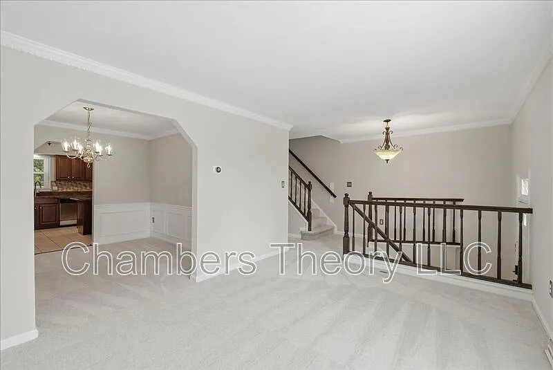 3 bed, 3.0 bath, 1985 sqft, $3,300 — Photo 4