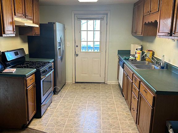 5th image of 108 Lynwood St