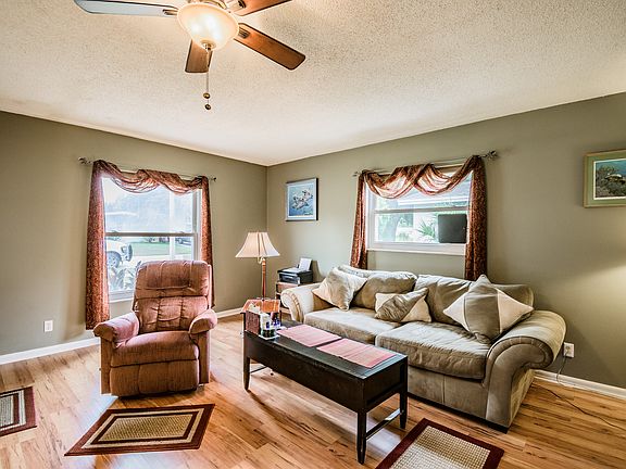 2nd image of 4415 Gandy Cir
