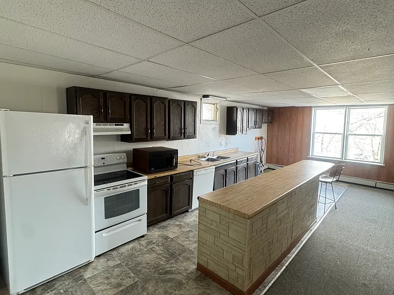 521 Main St #4 — Photo 4