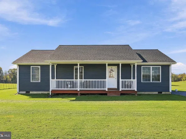 184 Reservoir Ave, Luray, VA 22835