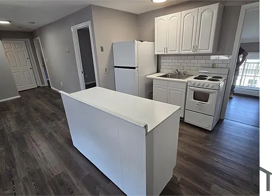 2 bed, 1061 sqft, $1,500 — Photo 3