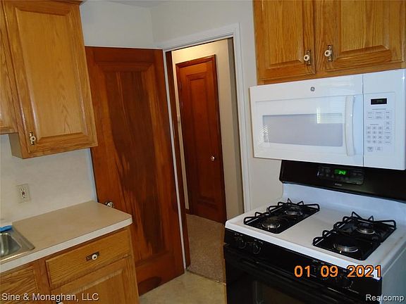5th image of 26332 Eton Ave