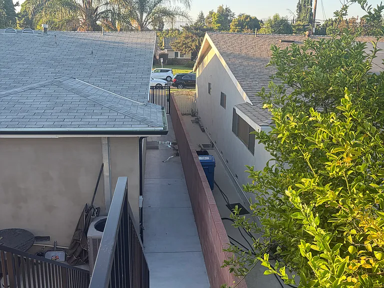 15362 1/2 Valerio St — Photo 28