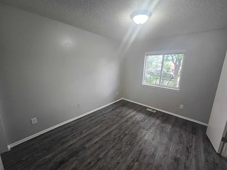 325 S Murray Blvd — Photo 9
