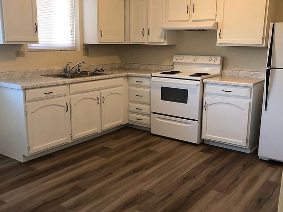 Large eat in kitchen