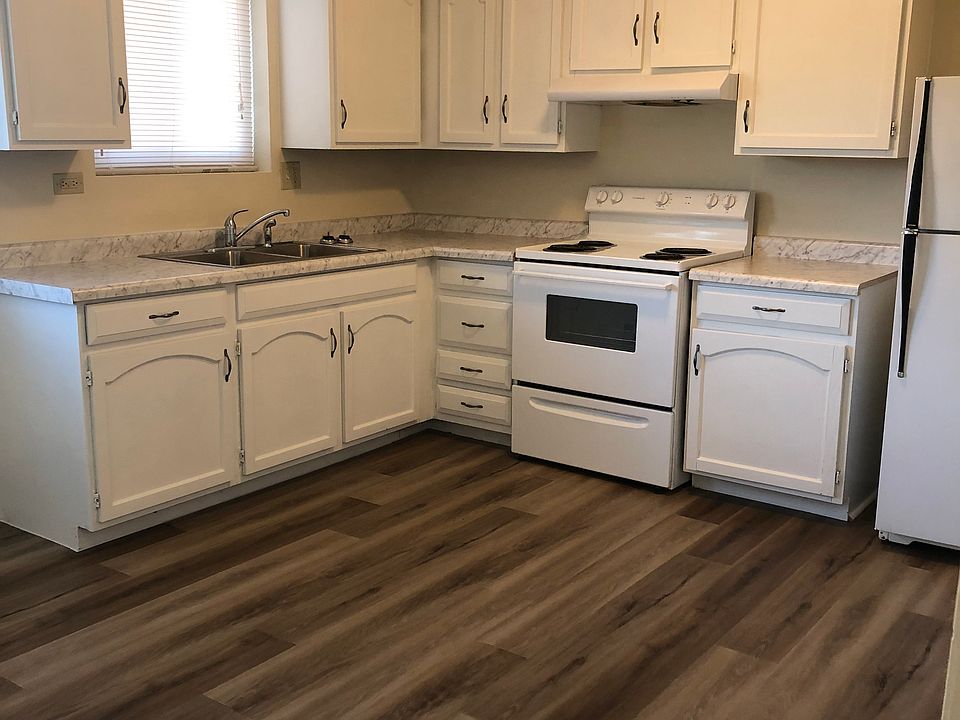 Large eat in kitchen