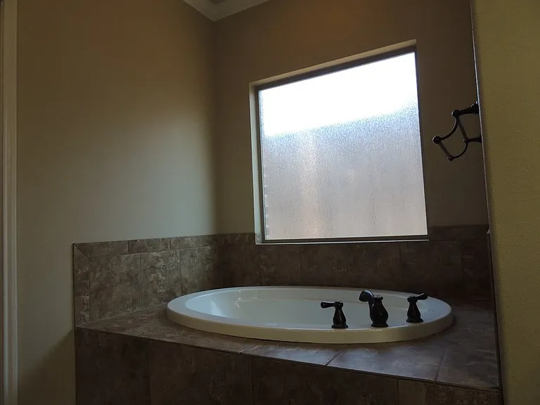 3221 Marksburg Ave — Photo 17
