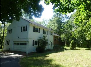21 Webster Pl, Newtown, CT 06470