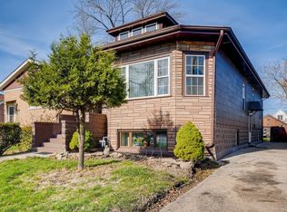 7704 46th St, Lyons, IL 60534