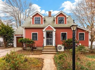 35 Oak Hill Dr, Arlington, MA 02474