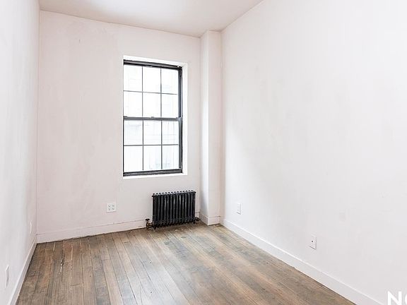 3rd image of 678 Franklin Ave #2F