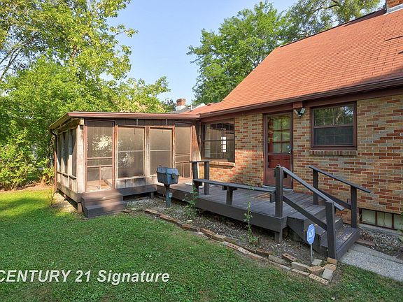 36th image of 1525 Beech St