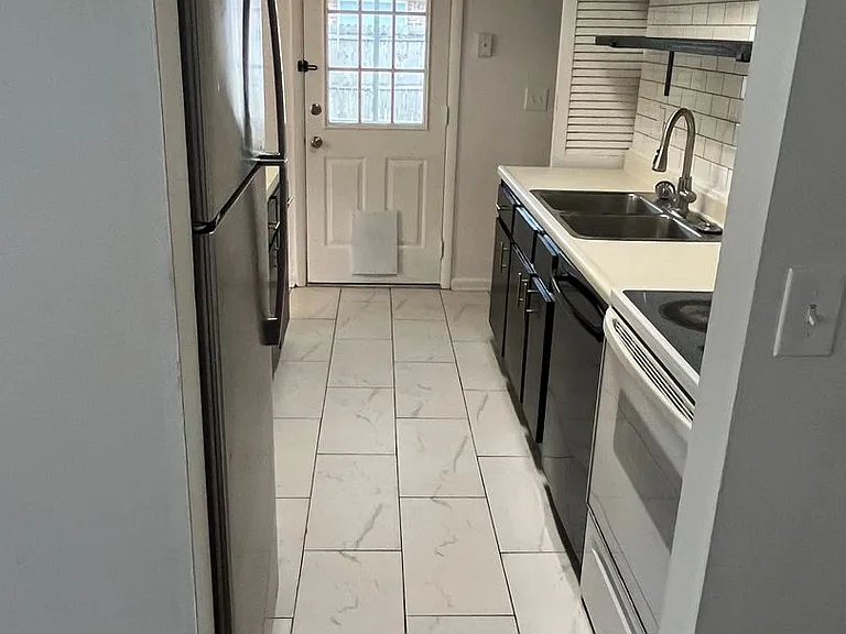 1116 Palisades Dr — Photo 6