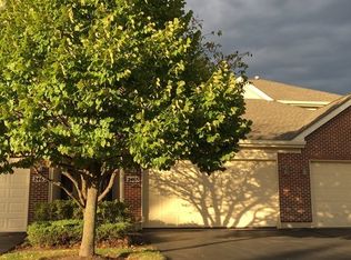 2465 Stone Gate Rd, Algonquin, IL 60102