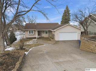 1104 Murray Point, Plattsmouth, NE 68048