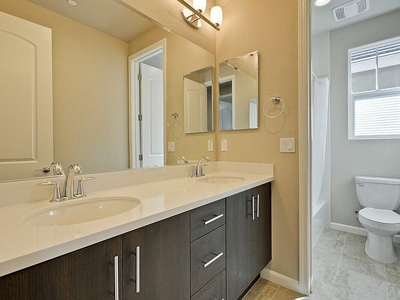 3rd image of 2485 Pulgas Ave #630