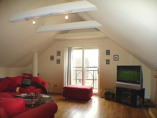 3rd image of 1812 W Belmont Ave #2S