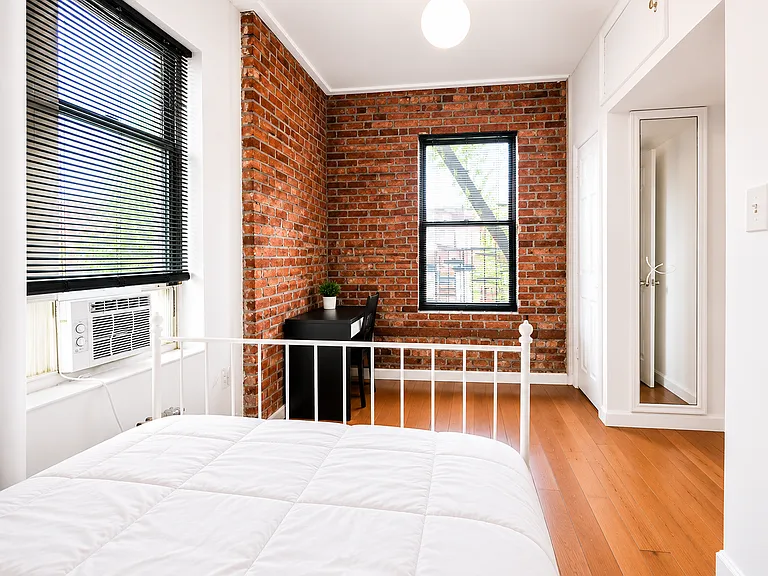 1875 Lexington Ave #5C — Photo 1
