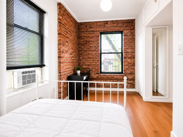 1875 Lexington Avenue image 1 of 6