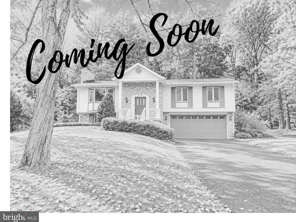 14 Parkview Ter, Westminster, MD 21157