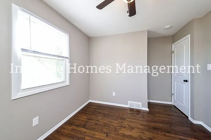 9421 Fairfield Dr — Photo 10