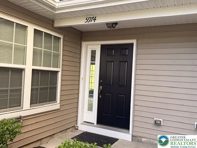 5974 Valley Forge Dr — Photo 3