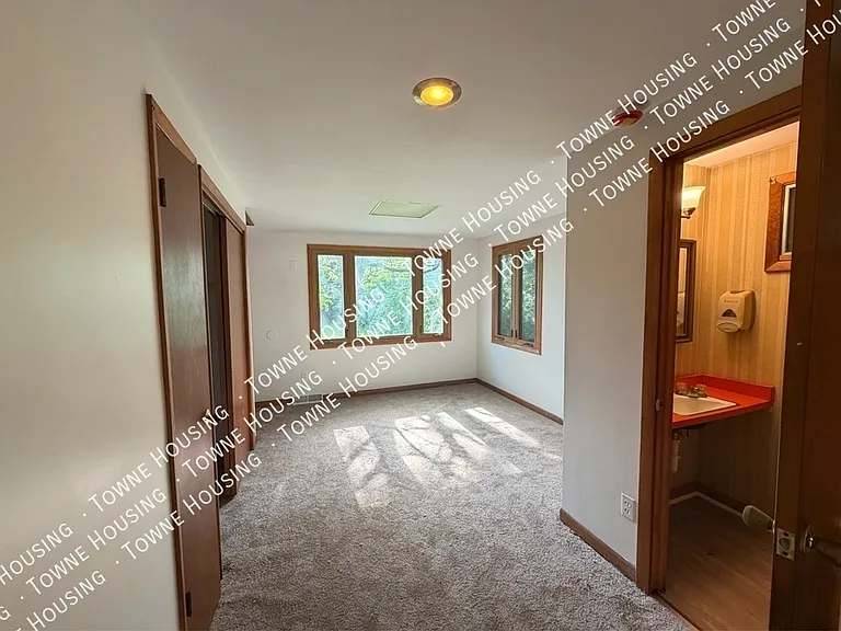 26 Janet St #RIGHT — Photo 4