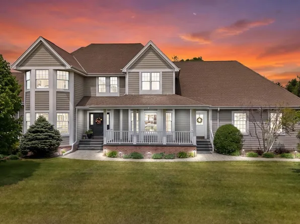 N61W29060 Parkside PLACE, Hartland, WI 53029