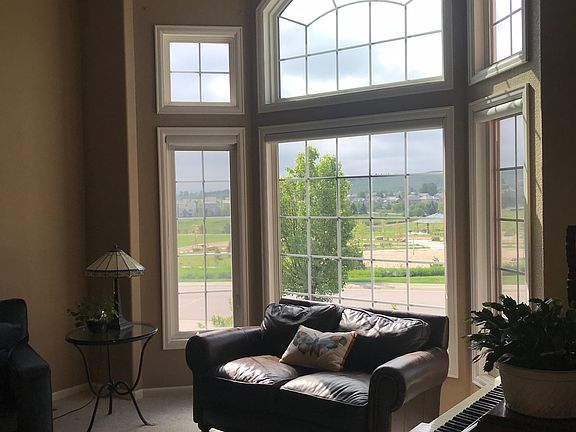 Bay window of Living RM