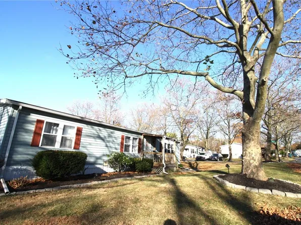 18 Valley View Dr, Bath, PA 18014