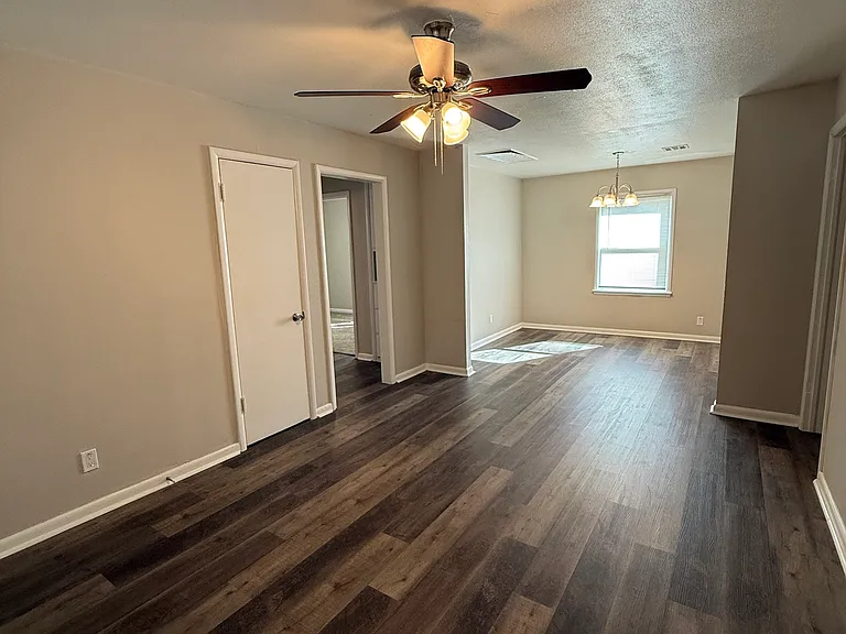 3220 SE 20th St — Photo 3