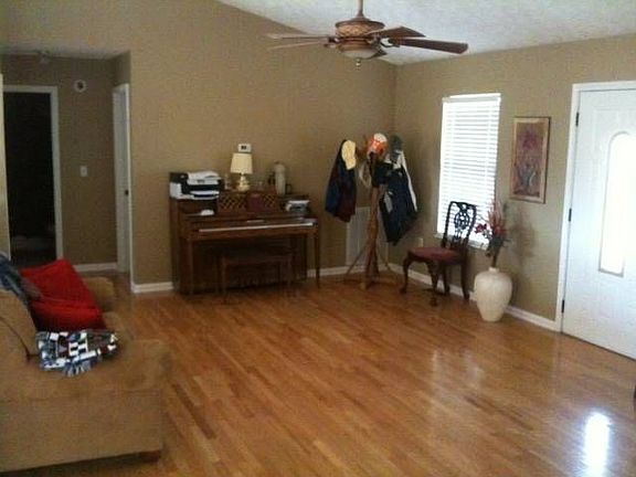 4th image of 5680 Remmington Dr