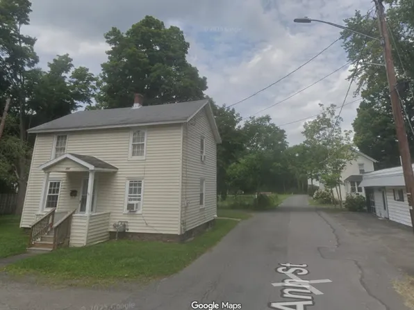 52 1/2 River St, Oneonta, NY 13820