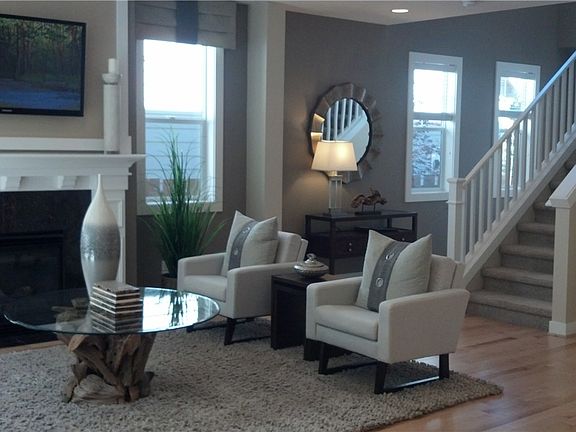 3rd image of 1573 NE Falls Dr