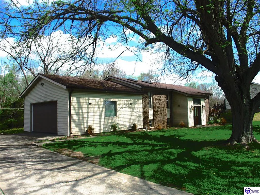 4 bed, 2534 sqft, $2,600 — Photo 3