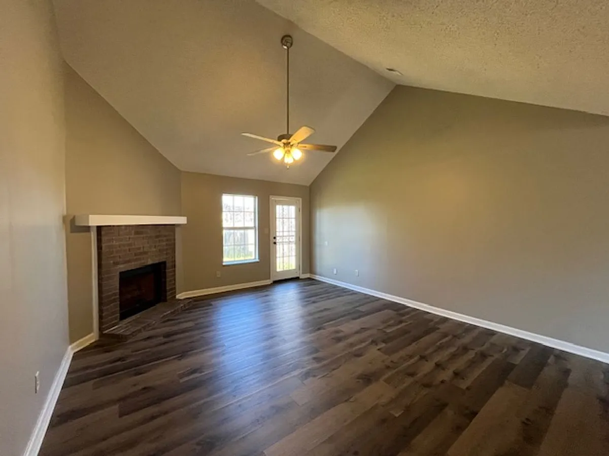 Building Photo - 7075 Foxhall Dr