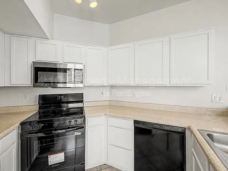 280 S Elizabeth Way #37 — Photo 7