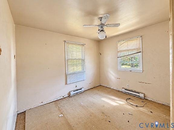 3rd image of 834 Miller St