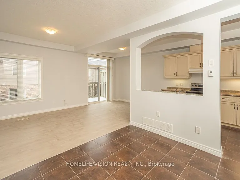 98 Highgate Dr #UPPER LEVEL — Photo 5