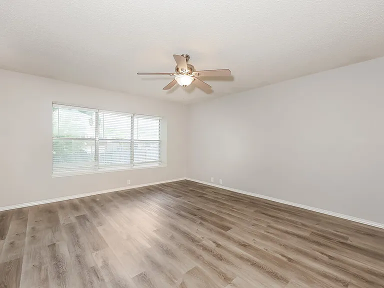 833 Lariat Dr — Photo 10