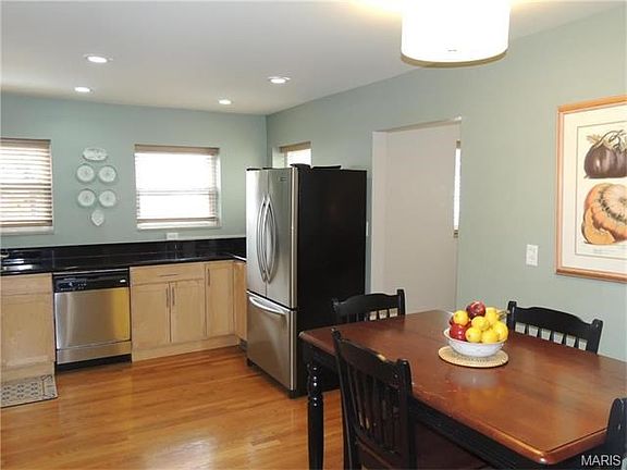 4th image of 7033 Cornell Ave
