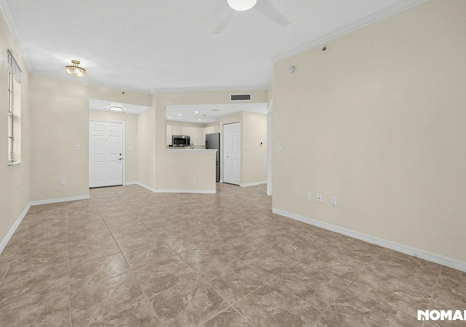 Spacious 2 Bed / 1 Bath Condo at Flagler Pointe High Ceilings & 2 Parking Spots — Photo 2