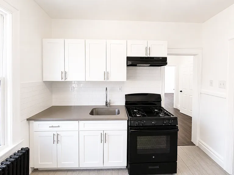 594 S 19th St #2 — Photo 15