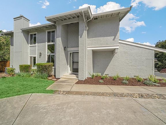 3rd image of 20643 Oak Creek Ln