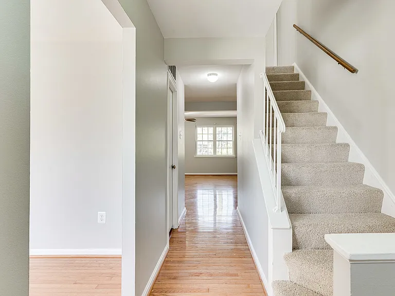 7844 Snead Ln — Photo 2