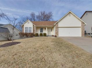 385 Misty Valley Dr, Saint Peters, MO