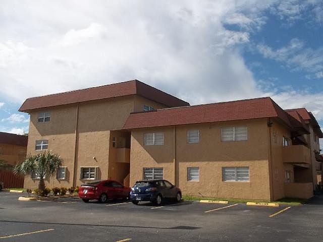 1st image of 9970 N Kendall Dr APT 904
